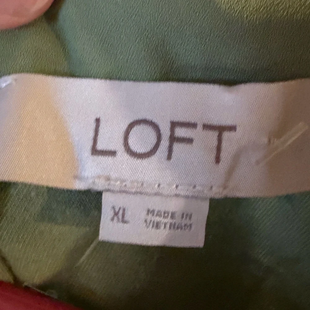 LOFT Green Ruffle Sleeve Top- XL - Picture 5 of 6